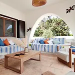 Archidea - Con Piscina Privata Ed Ampio Giardino Specchia